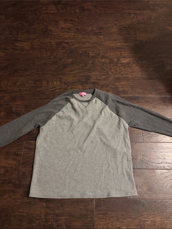 Edikted Tops - Women’s Long-Sleeve Raglan Shirt - Gray